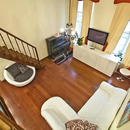 Didzioji Street Mezzanine Aparment * فيلنيوس